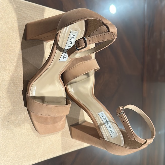 Steve Madden TIAA camel color👡 - Picture 3 of 5